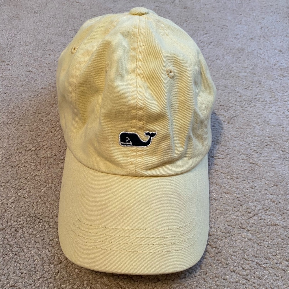 Women’s Vineyard Vine’s hat!